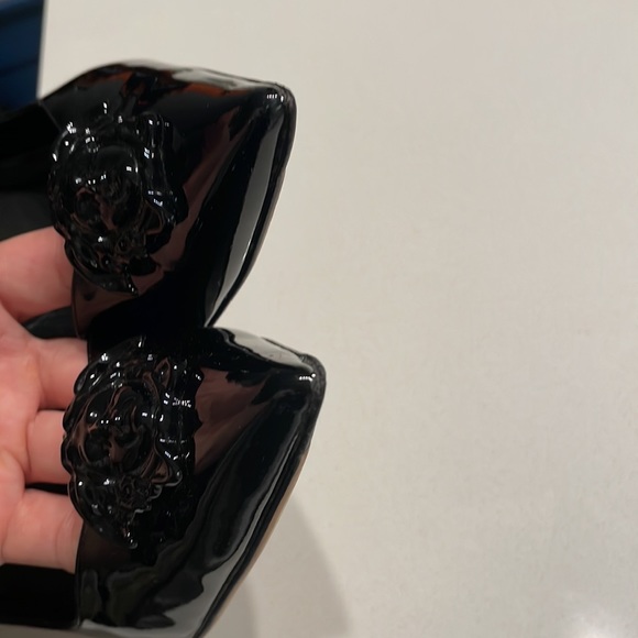 Versace black leather pump - Picture 3 of 6